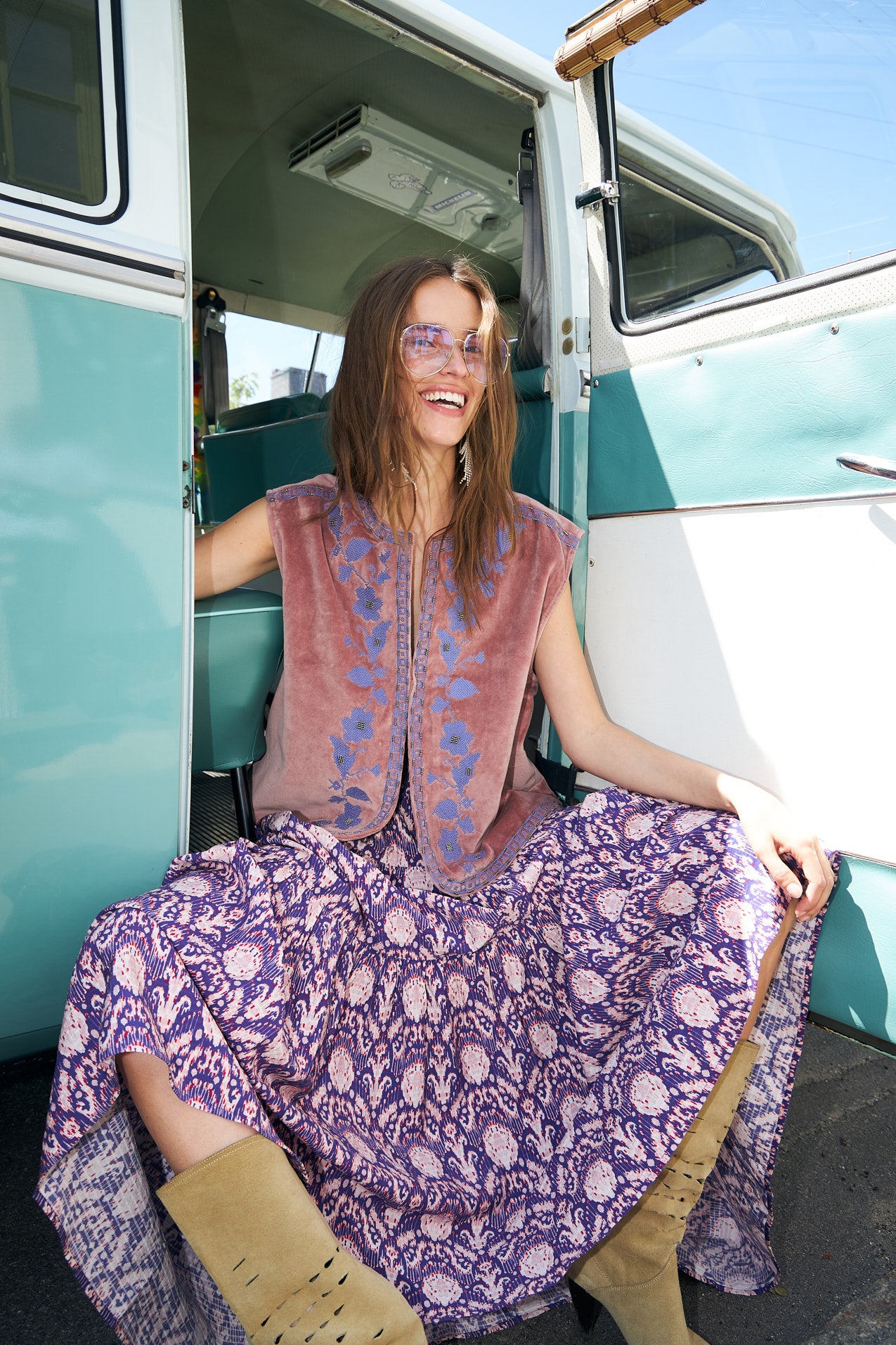 Soft velour vest with embroidery front and back | Lollys Laundry