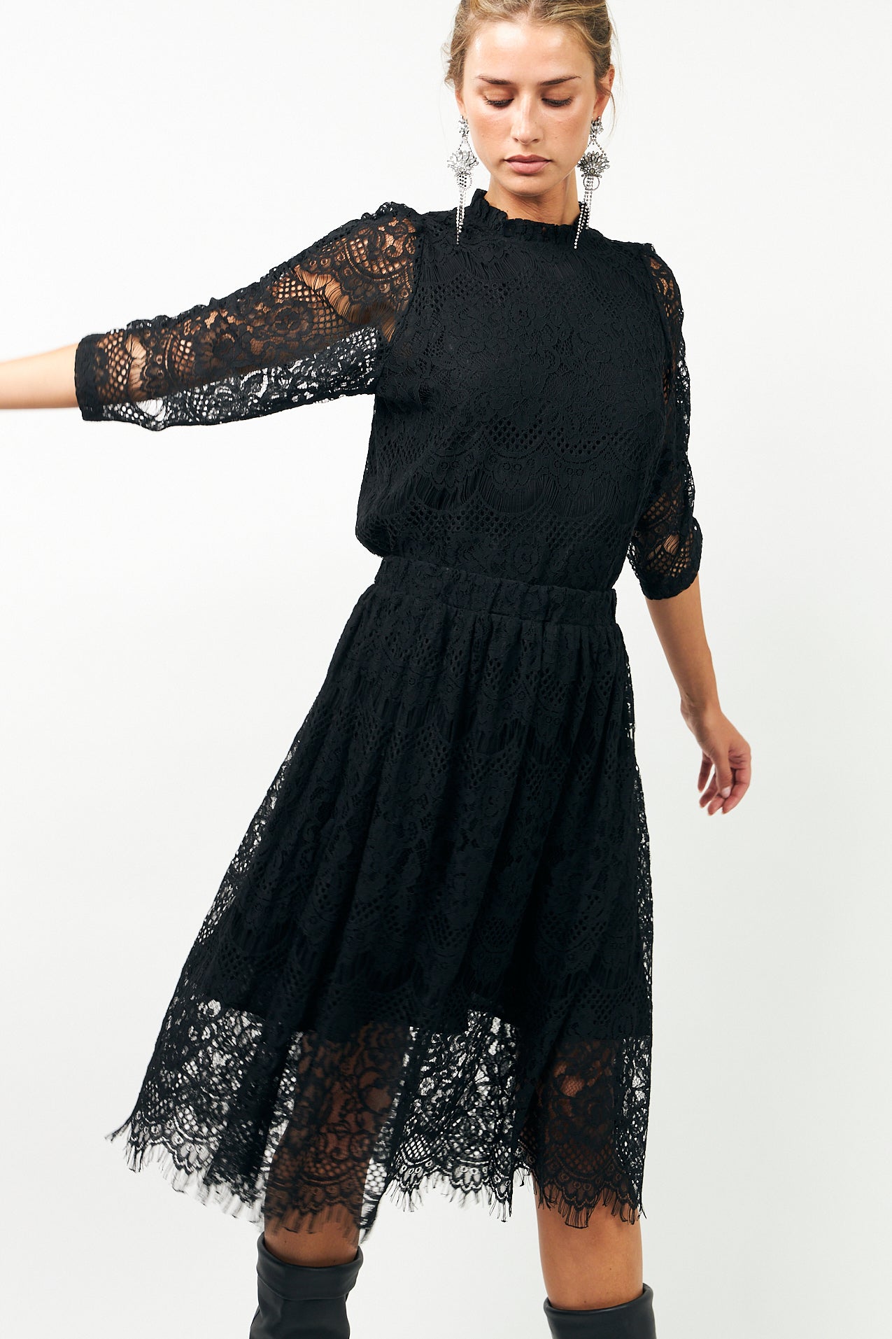 新品　AULA LEAVER LACE BLOUSE 　タグ付き未使用　黒　1 新品 AULA LEAVER LACE BLOUSE タグ付き未使用 黒 1 | ヤマダウェブコム