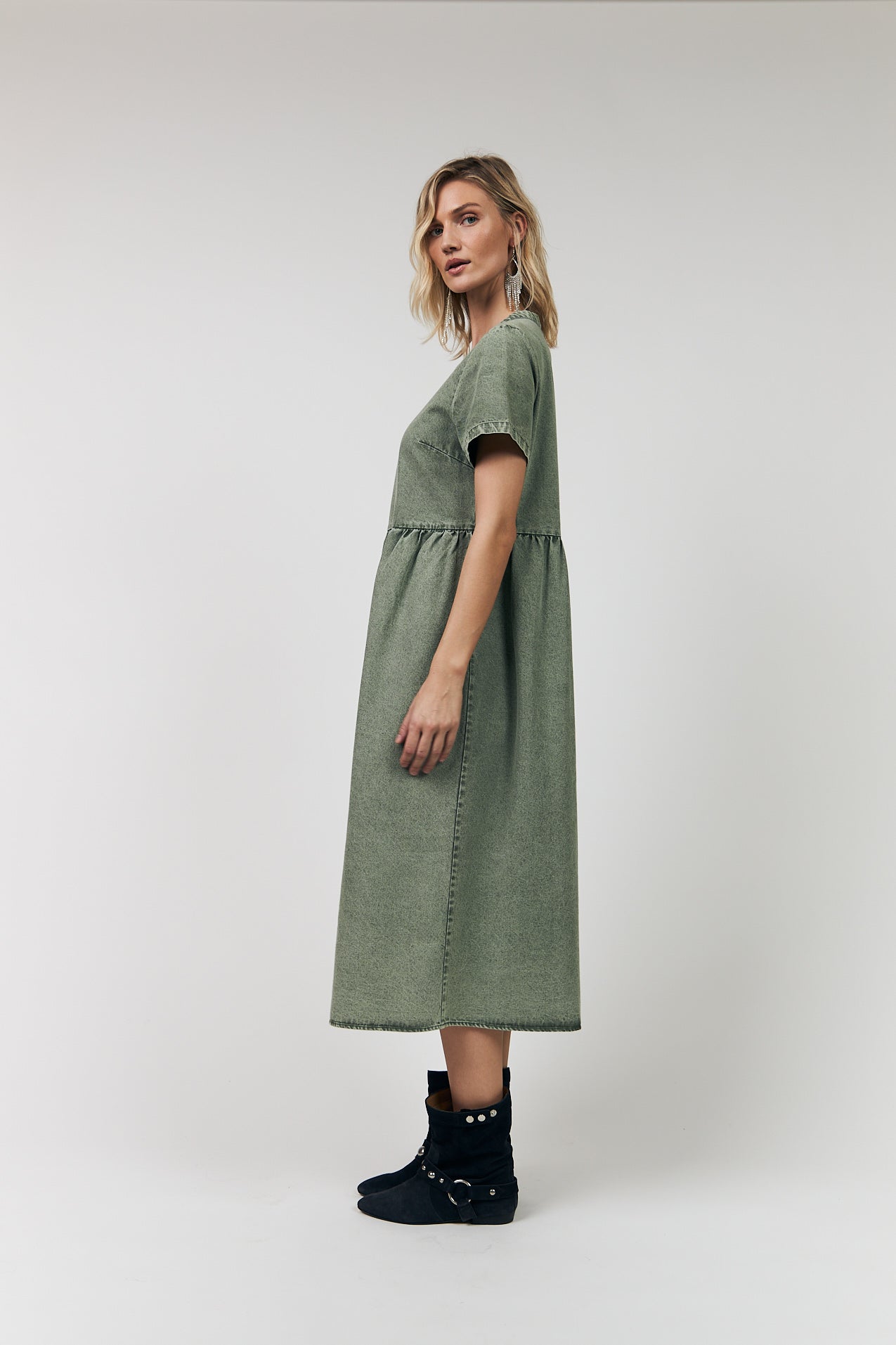 AliyaLL denimkjole i dusty green | Lollys Laundry