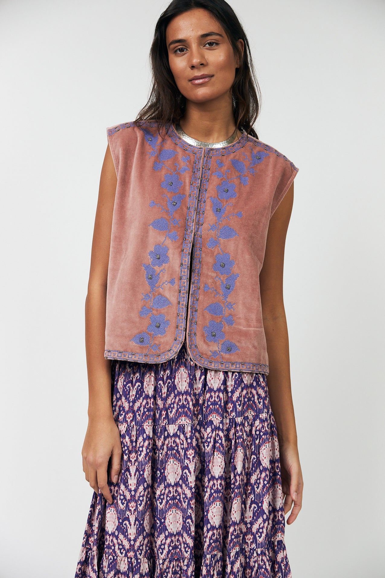 Soft velour vest with embroidery front and back | Lollys Laundry