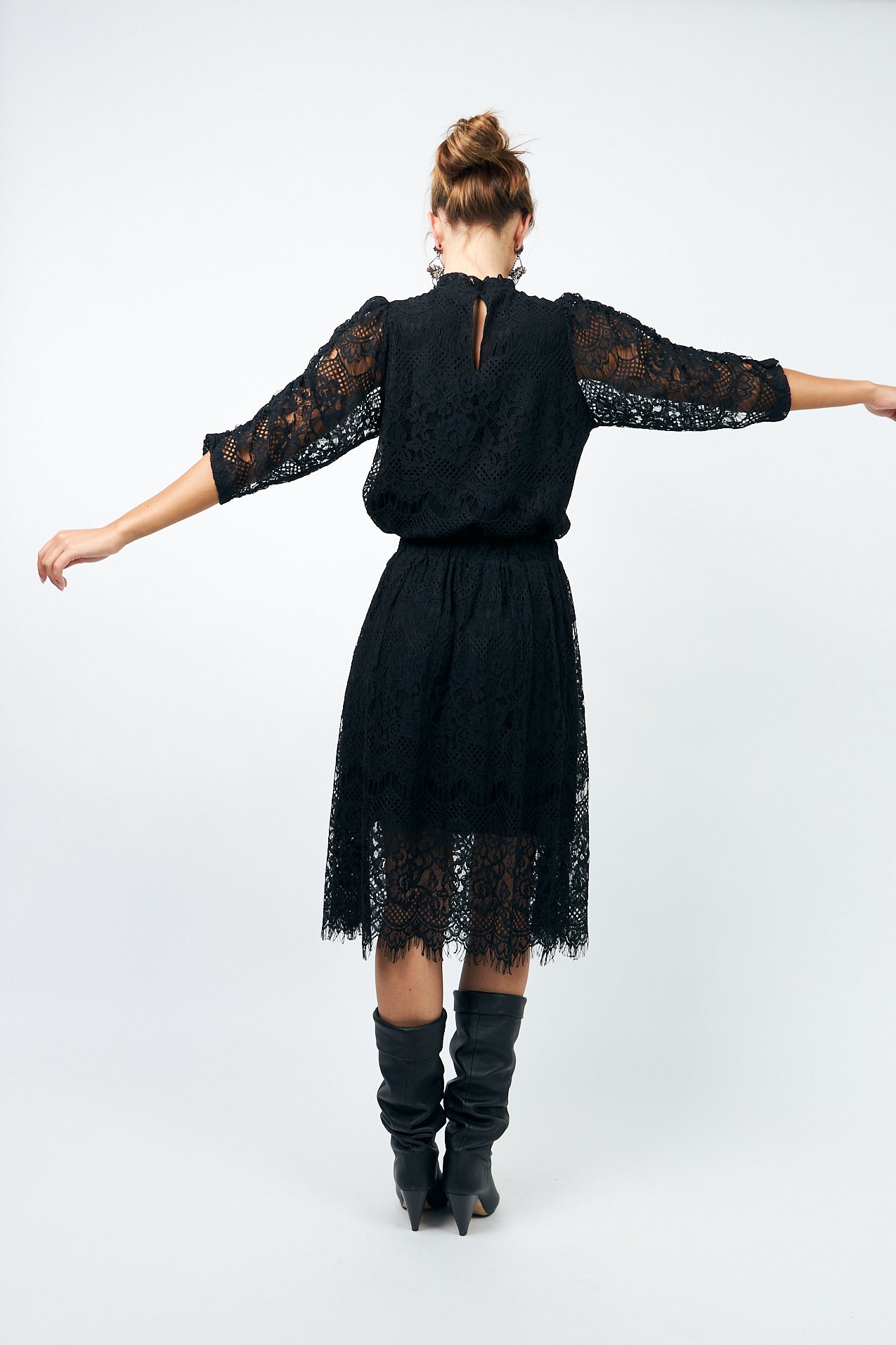 新品　AULA LEAVER LACE BLOUSE 　タグ付き未使用　黒　1 新品 AULA LEAVER LACE BLOUSE タグ付き未使用 黒 1 | ヤマダウェブコム