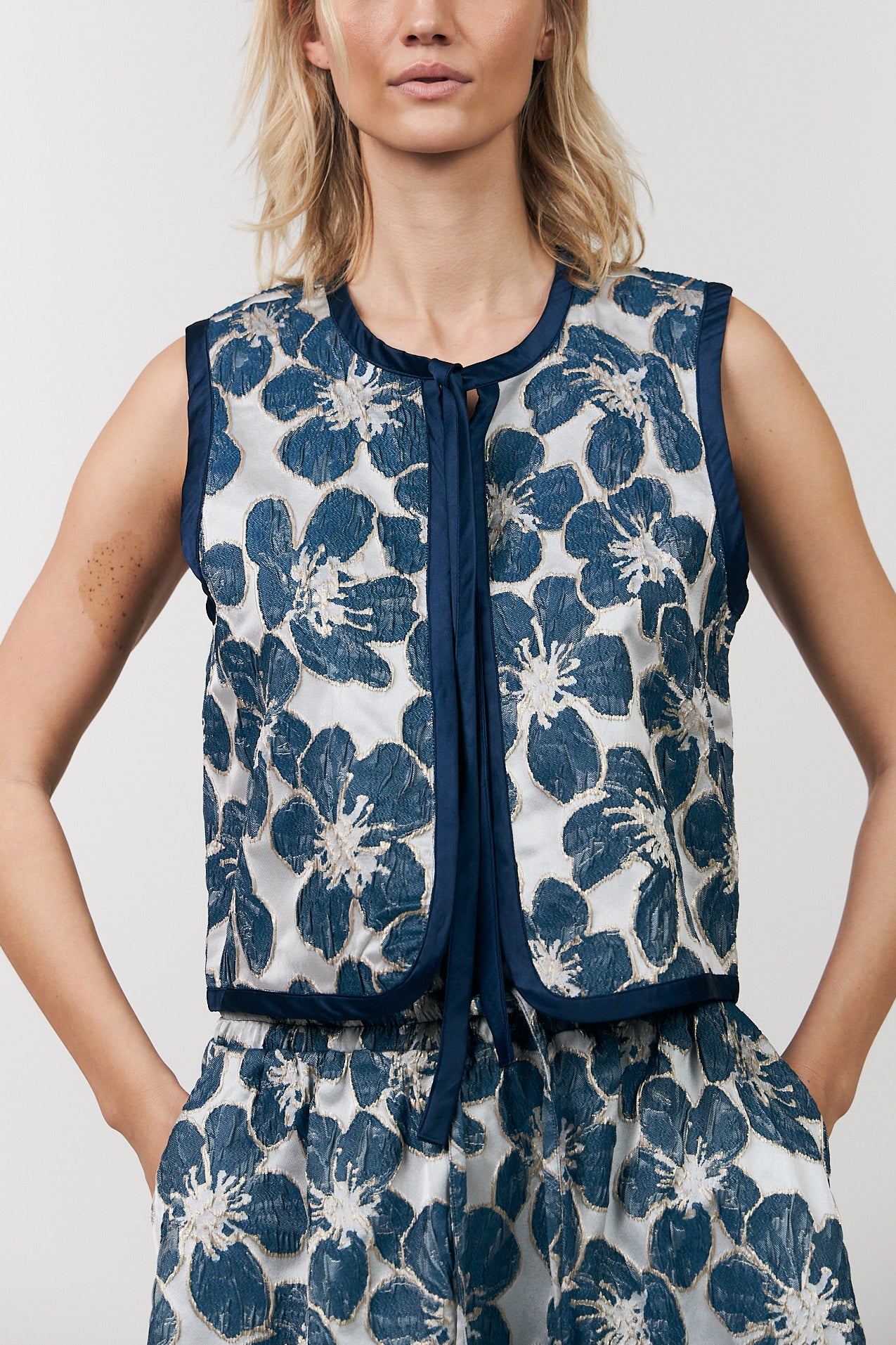 LivLL Vest - Blue