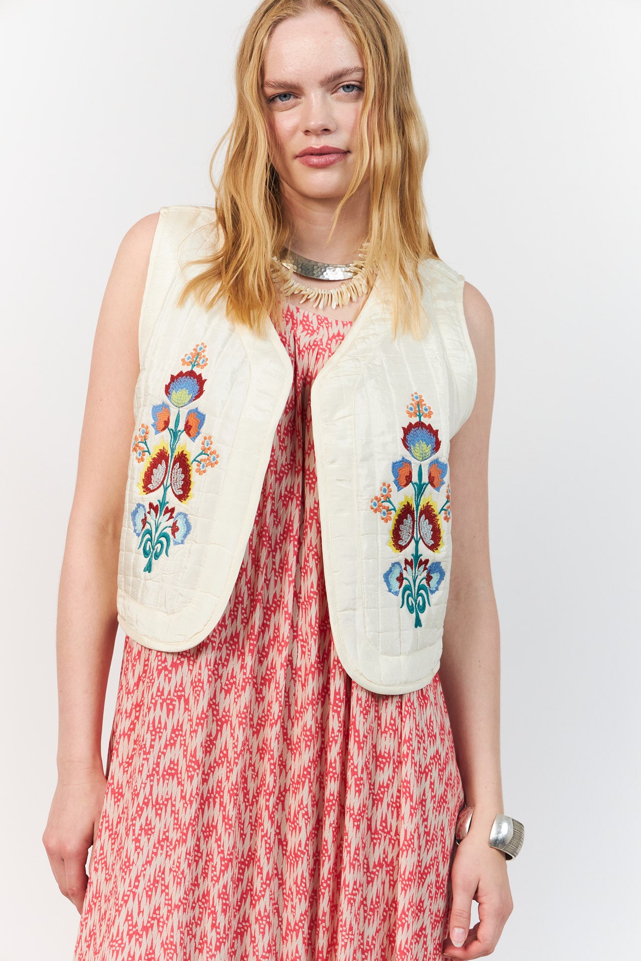 MistLL cream vest with embroidered details | Lollys Laundry
