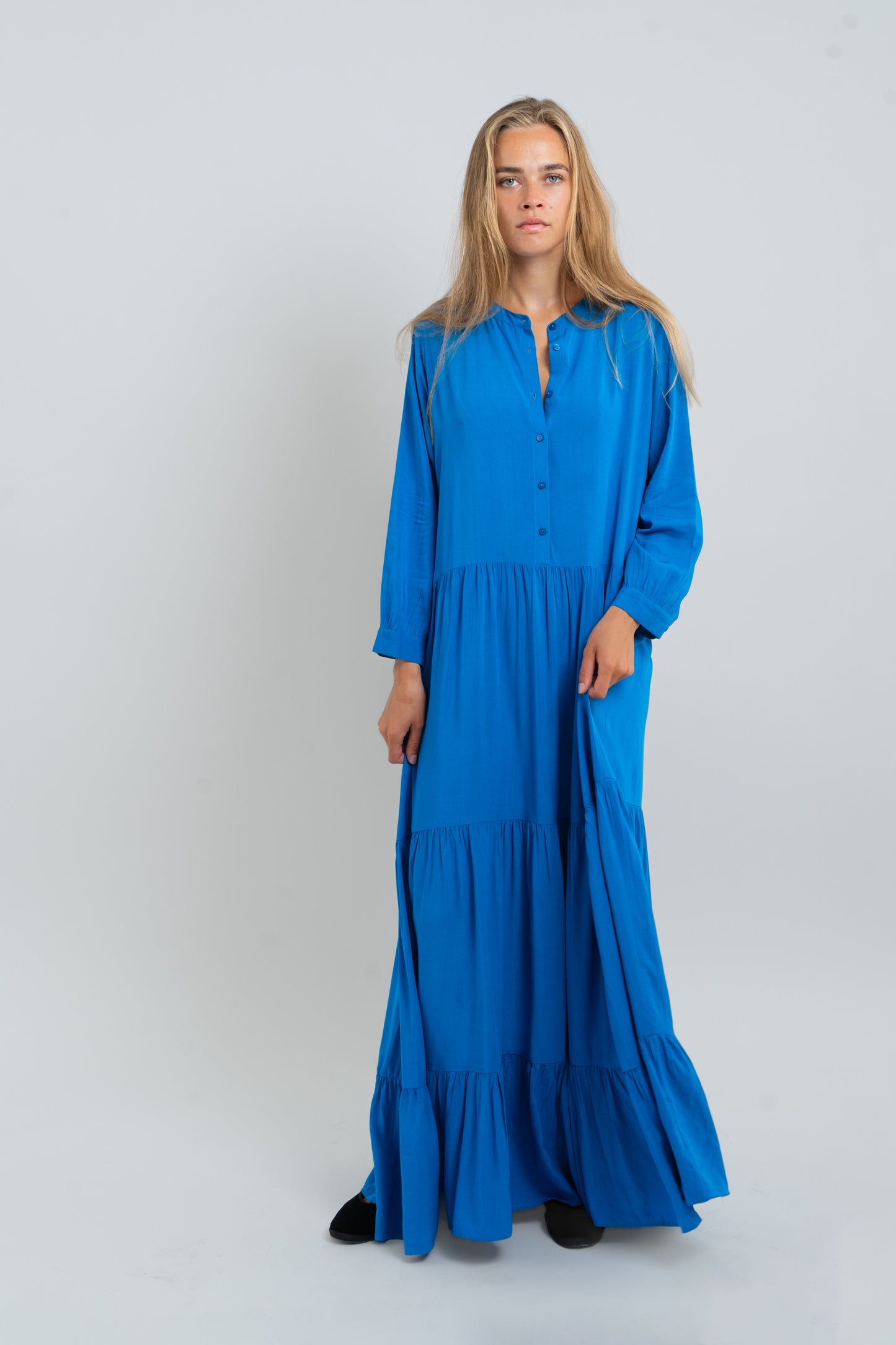 NeeLL Maxi Dress LS - Blue – LOLLYS LAUNDRY