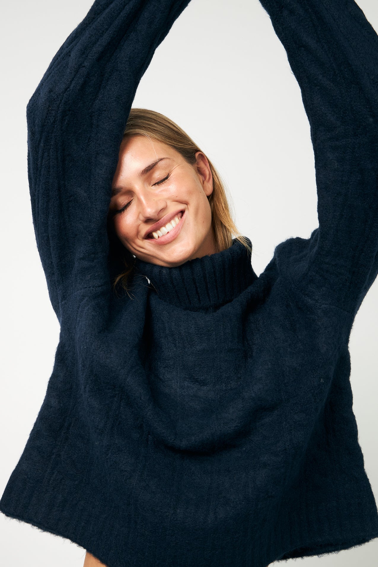 ResnoLL Knit Jumper - Dark Blue